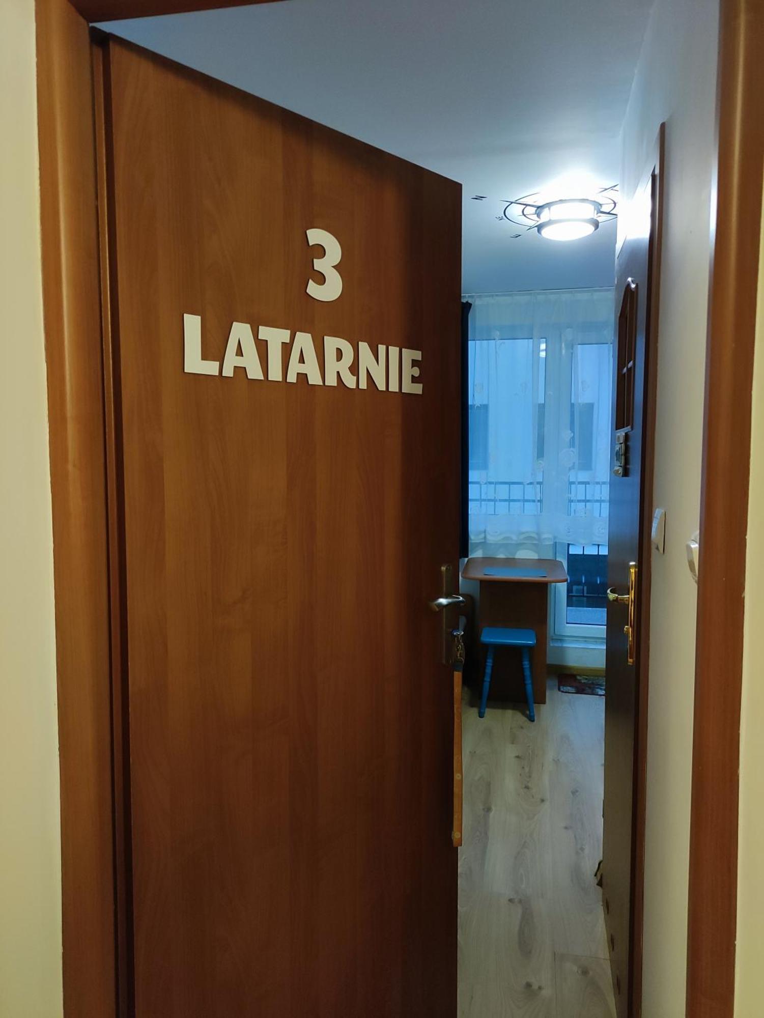 Mały pokój z 2 łóżkami pojedynczymi